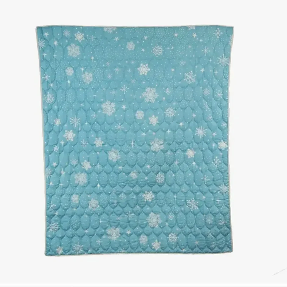 NEW! Merry Retro Christmas Printed Quilt Set Holidays Winter Wreath Joy
